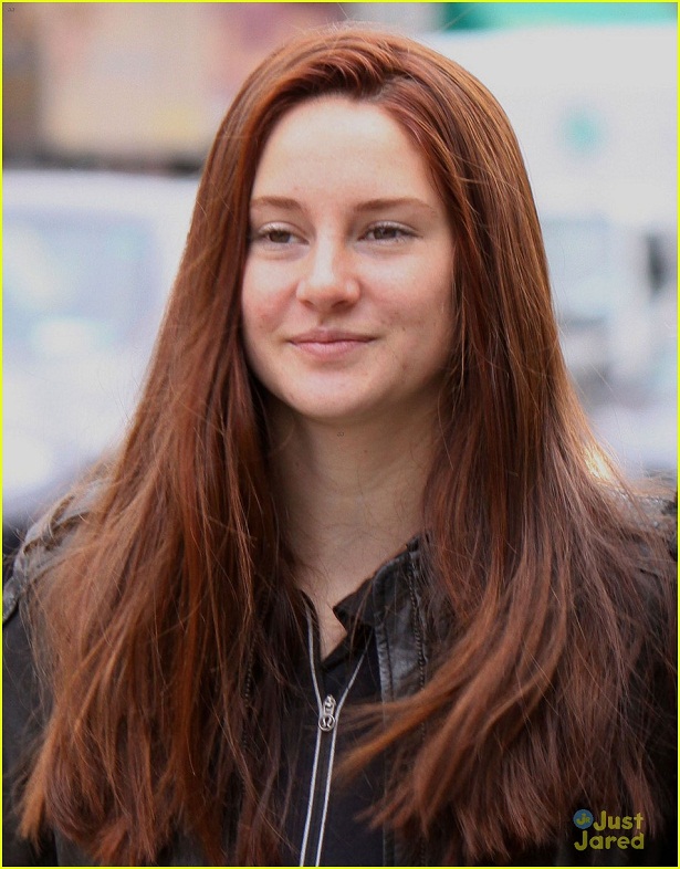 shailene-woodley-red-hair-for-amazing-spider-man-2-filming-04