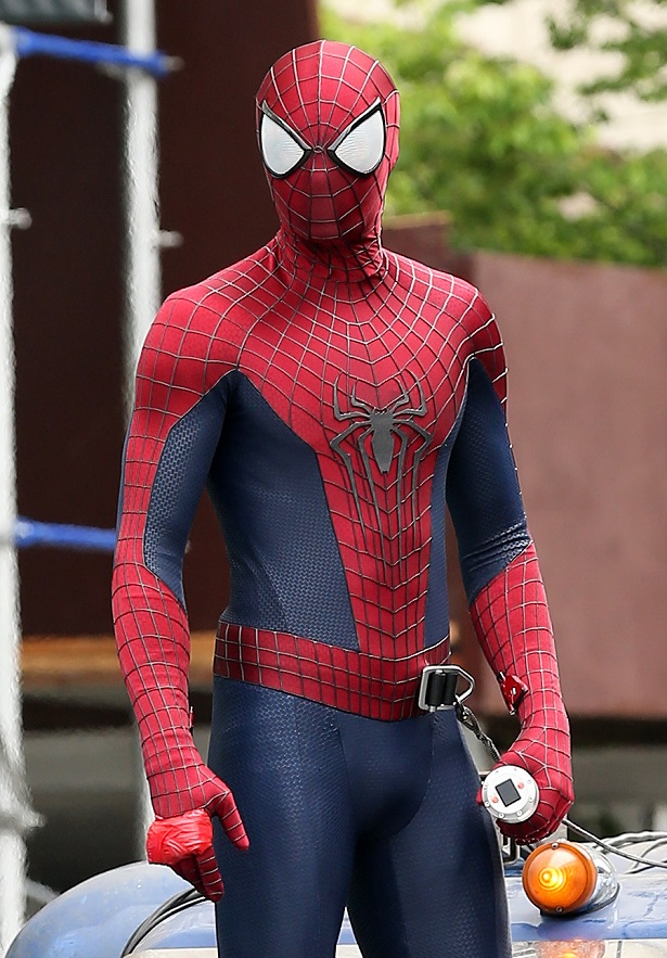 Actor Andrew Garfield films 'The Amazing Spiderman' in Brooklyn, New York