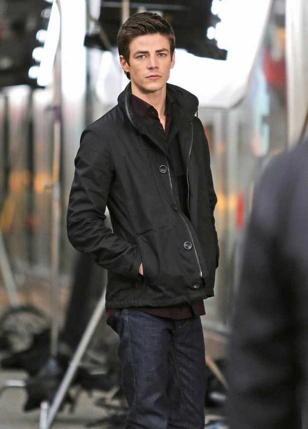 grant-gustin-begins-filming-the-flash-04