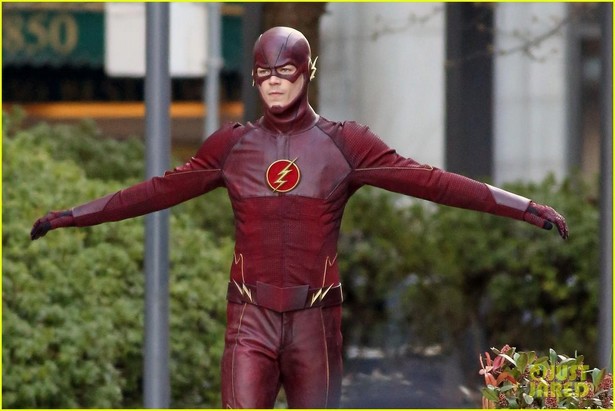 grant-gustin-flashes-into-action-10.jpg